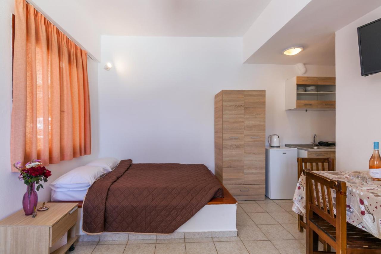 Anatoli Lygaria Apartments On The Beach Лигарья Экстерьер фото
